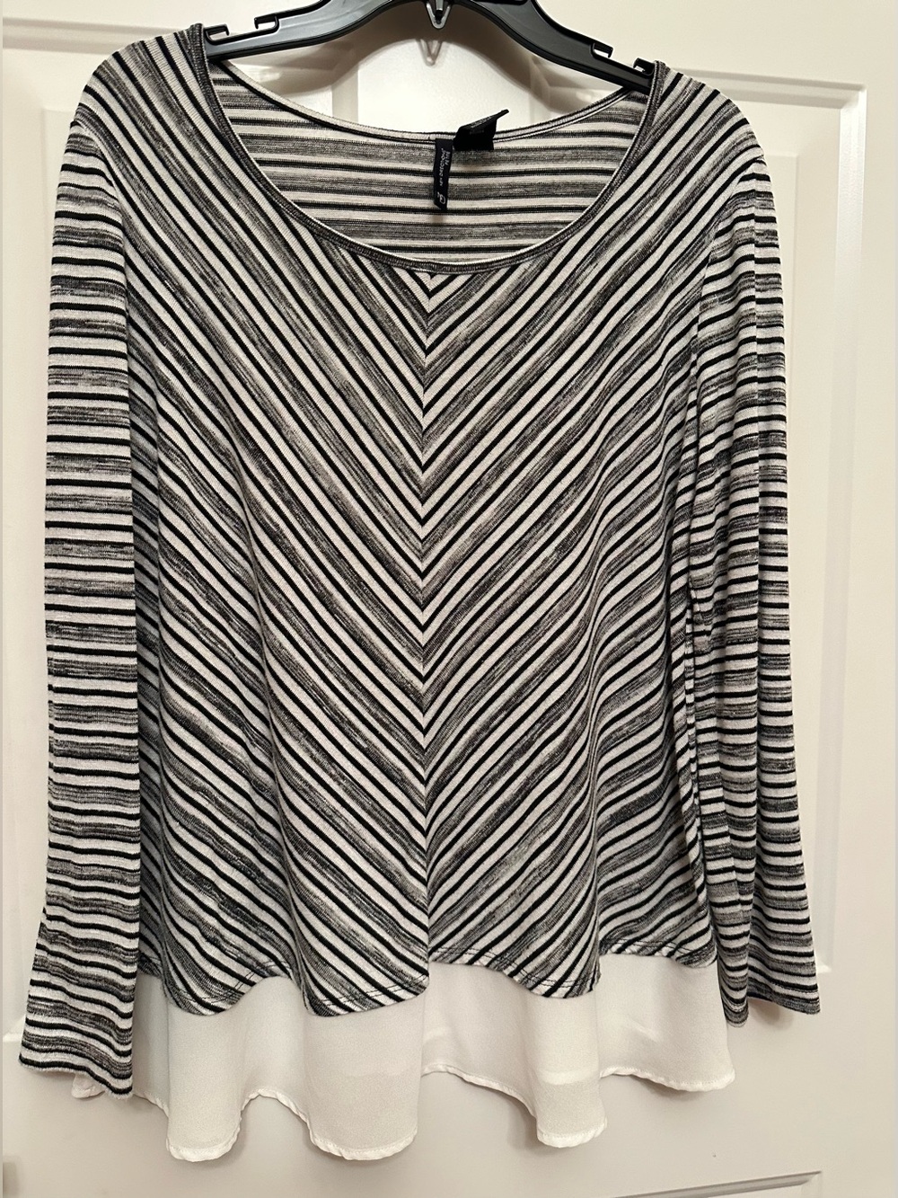 Black & White Striped Blouse -Women’s PXL